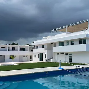 Stone Wall Residences Hotel Cancún
